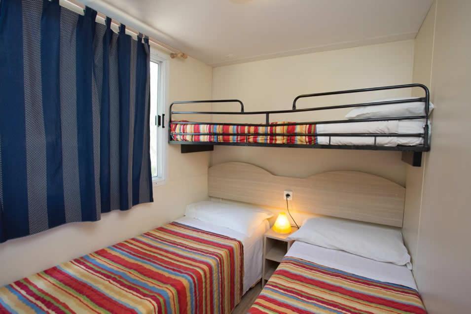 Вілла Chiclana Mobile House - Piscina , Wi-Fi, Relax Чиклана-де-ла-Фронтера Екстер'єр фото